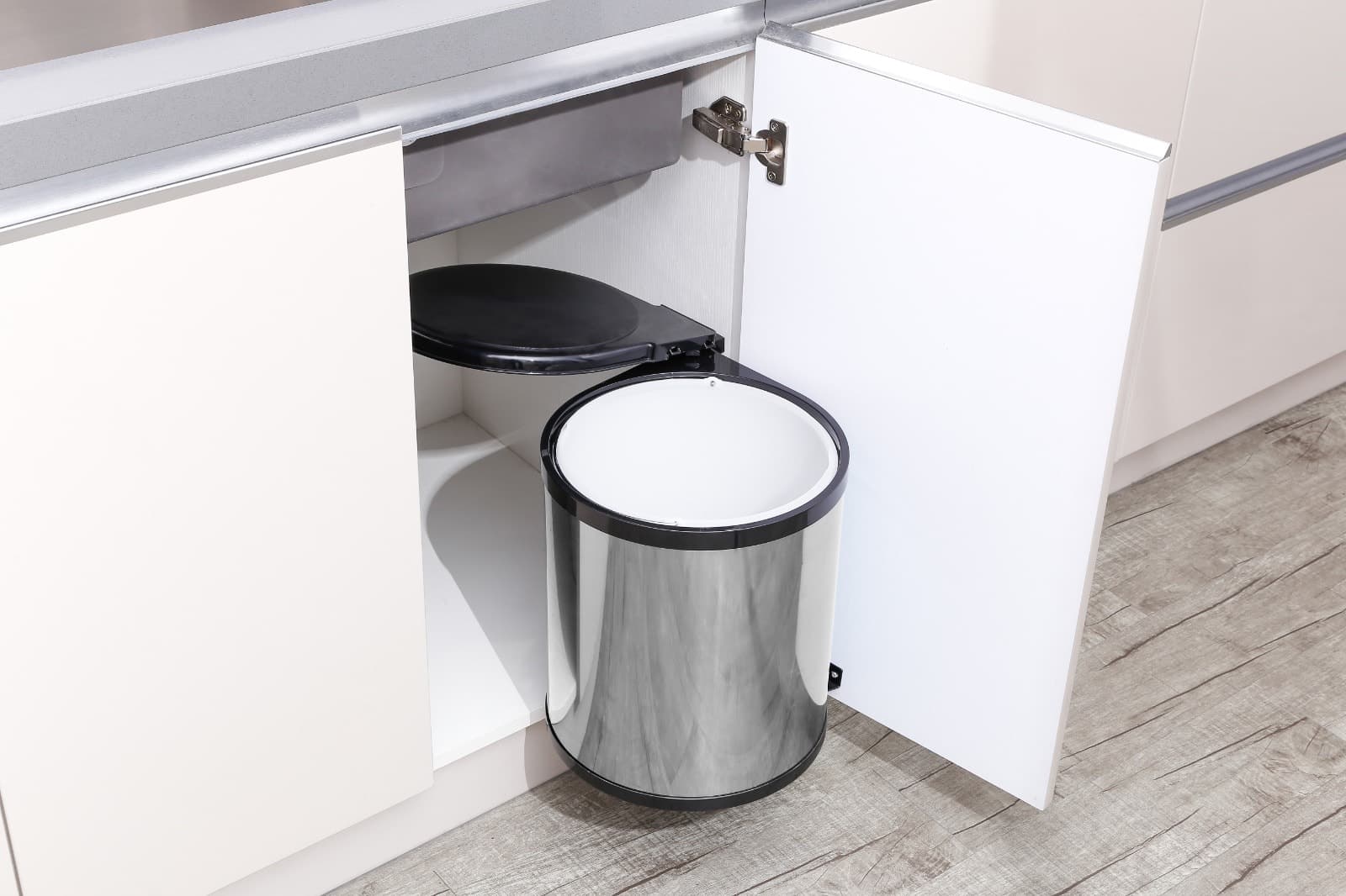 Starrs Swing Out Bin 8L Chrome Finish