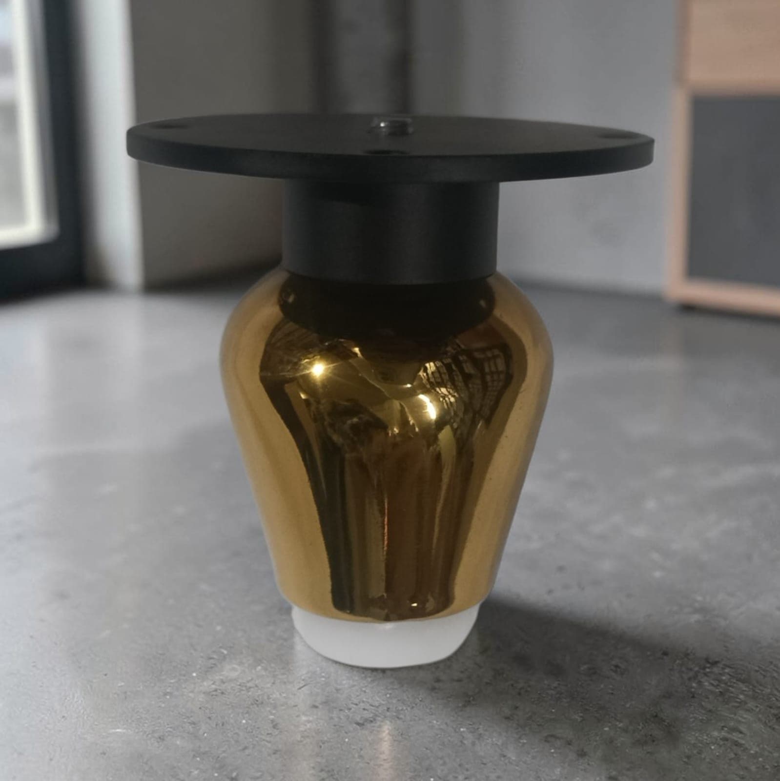 Gelests (089-GK 3 inch) Tapered Sofa Leg – Gold